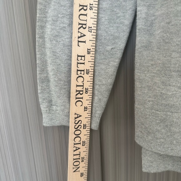 Crown & Ivy Sweater Buffalo Plaid Penguin Design Sequins Holiday Stretchy Sz M - Picture 5 of 9